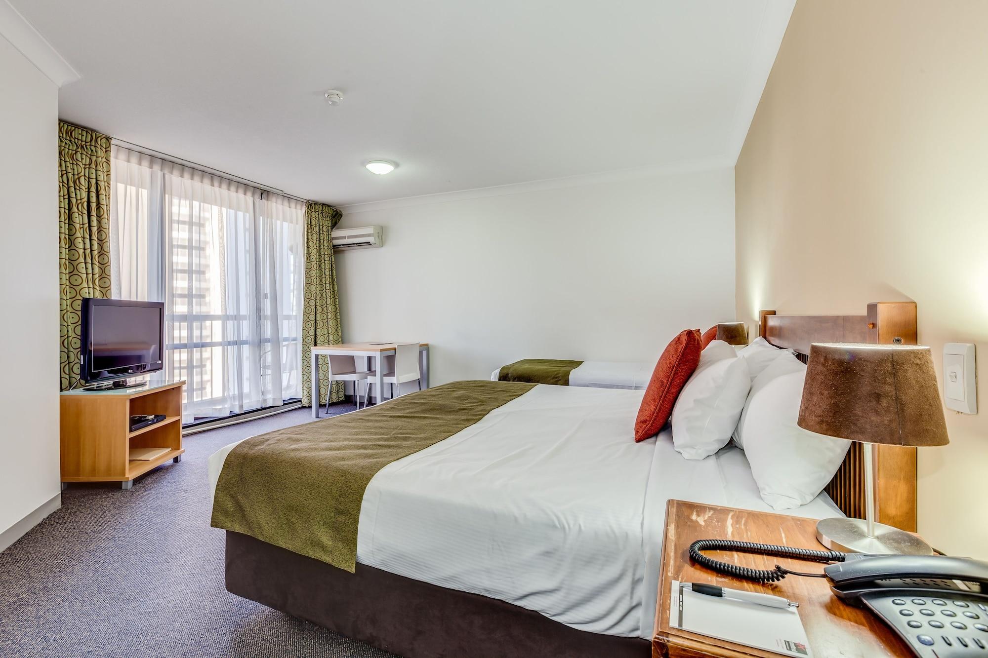 Hillcrest Aparthotel
