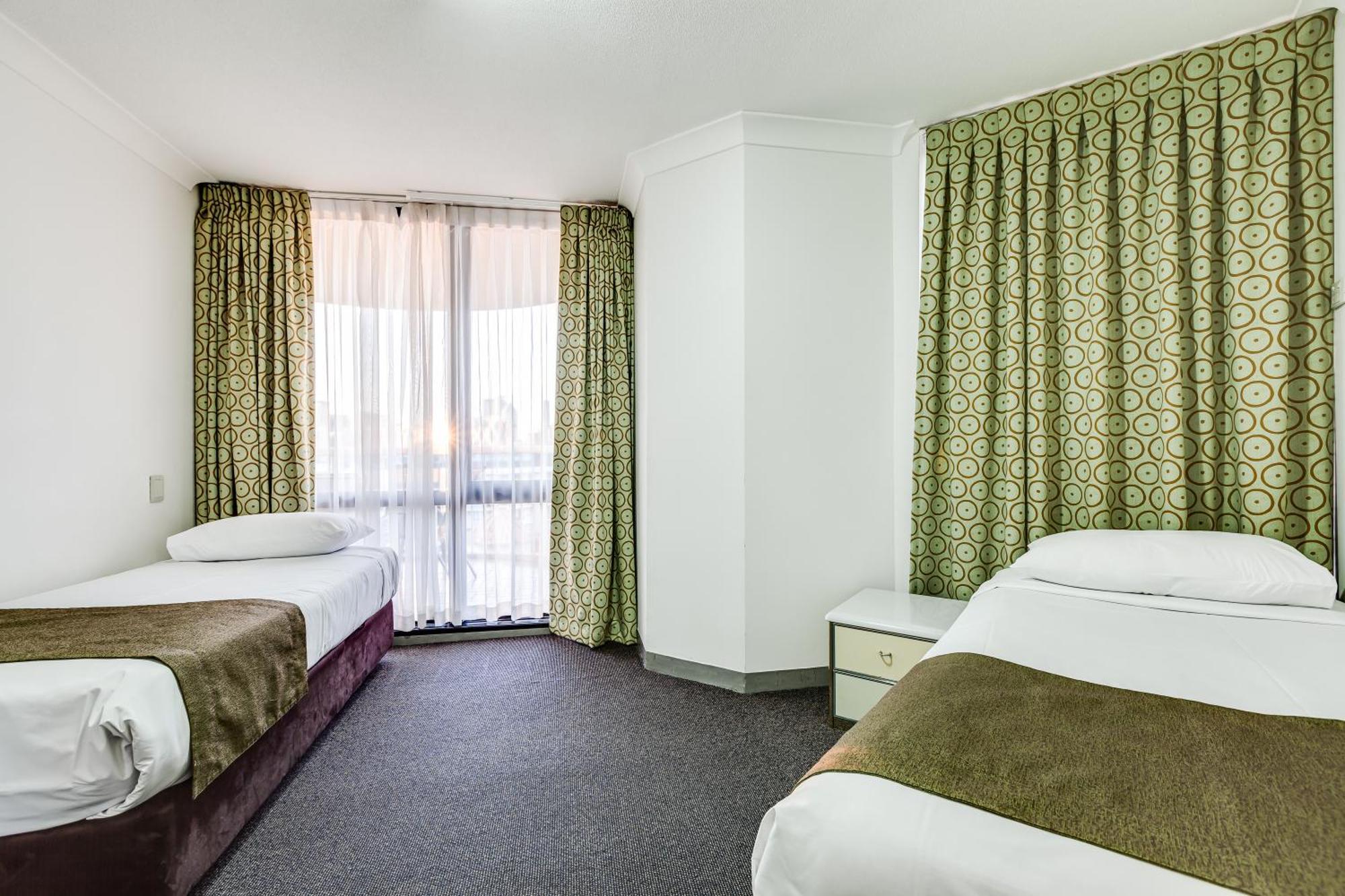 Hillcrest 4* Brisbane