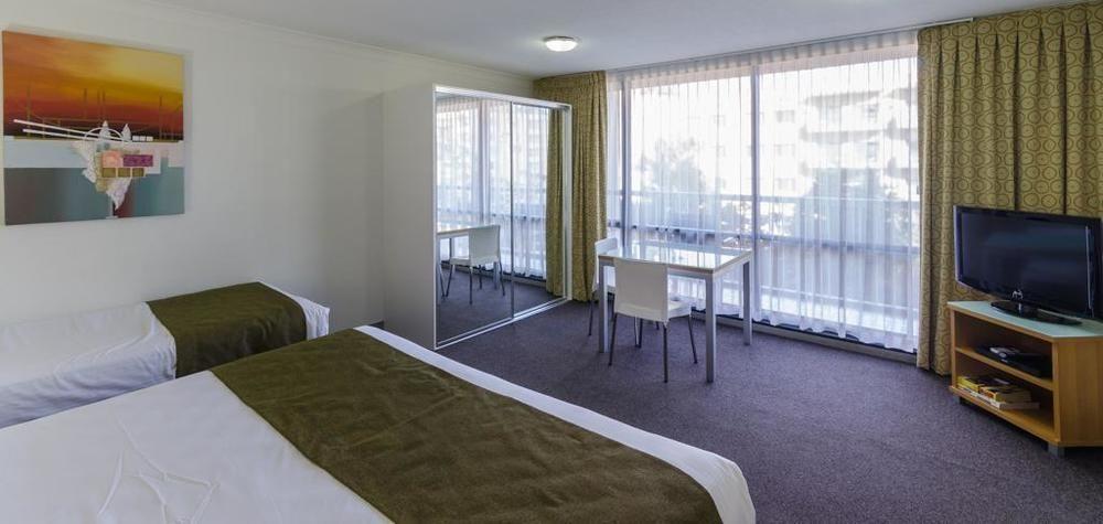 Hillcrest Aparthotel