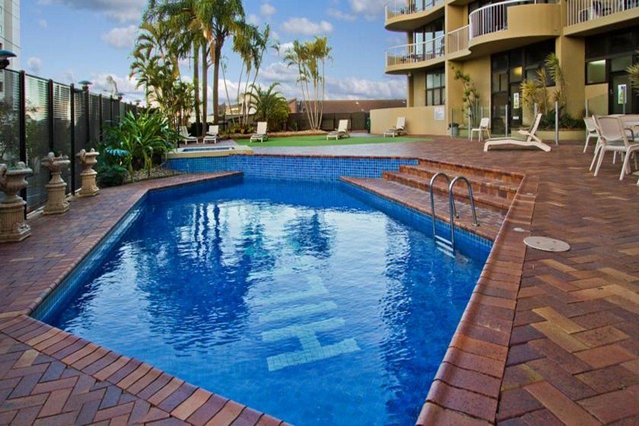 Hillcrest Aparthotel 4*
