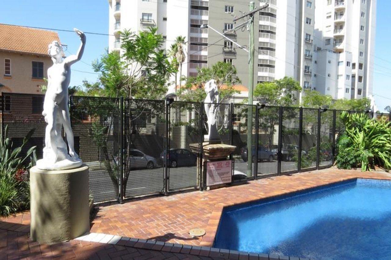 Hillcrest 4* Brisbane