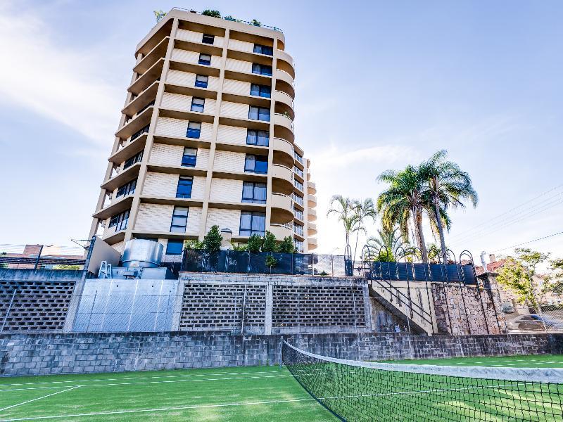 Hillcrest Aparthotel