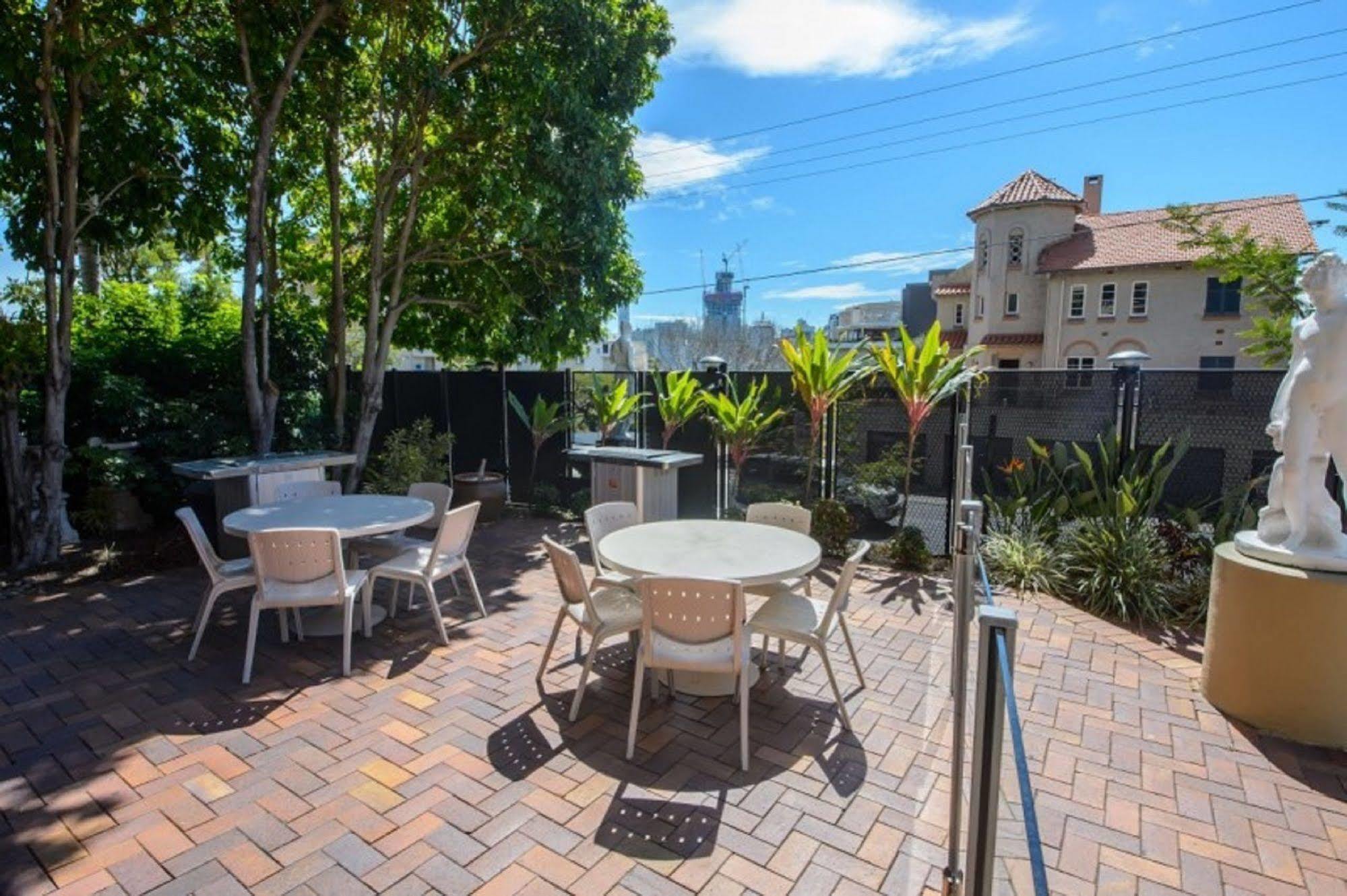 Hillcrest 4* Brisbane